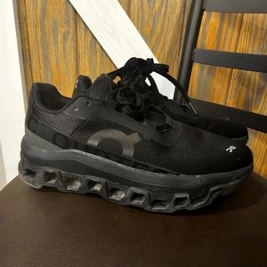 Black CloudMonsters US 6.5 EUC